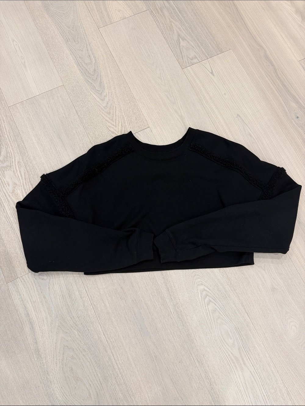 ALO Yoga Black Cropped Sweatshirt